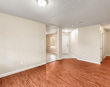 7712 Islander Dr - Photo Thumbnail 17
