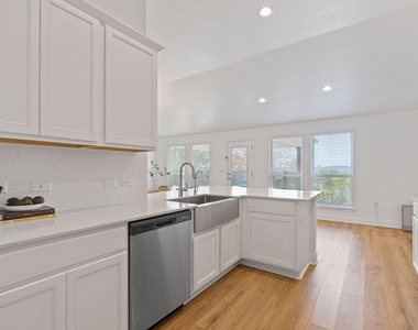 21102 Brewer Ln - Photo Thumbnail 7