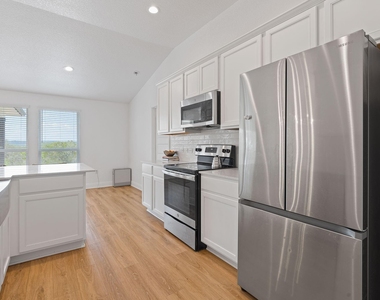 21102 Brewer Ln - Photo Thumbnail 8