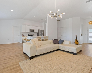 21102 Brewer Ln - Photo Thumbnail 4
