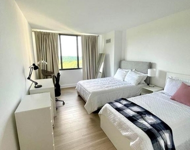 5225 Pooks Hill Road - Photo Thumbnail 22