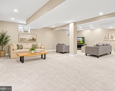 9407 Singleton Drive - Photo Thumbnail 16