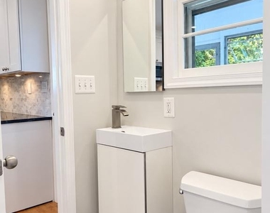 9407 Singleton Drive - Photo Thumbnail 12
