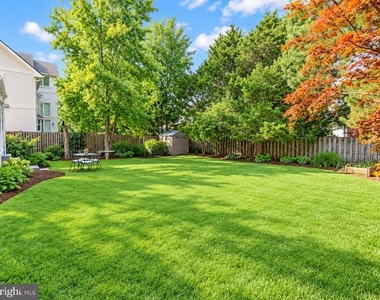 9407 Singleton Drive - Photo Thumbnail 21