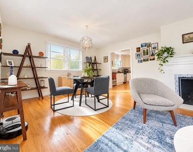 9407 Singleton Drive - Photo Thumbnail 3