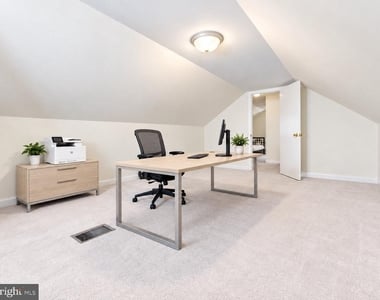 9407 Singleton Drive - Photo Thumbnail 15