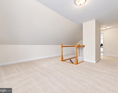 9407 Singleton Drive - Photo Thumbnail 13