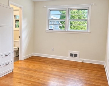 9407 Singleton Drive - Photo Thumbnail 11