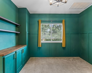 9421 Hunter Ln - Photo Thumbnail 13