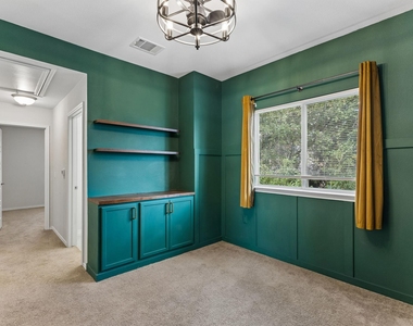9421 Hunter Ln - Photo Thumbnail 14