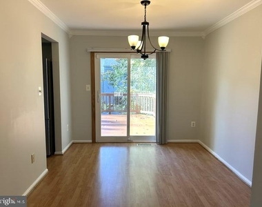 12928 Pickering Drive - Photo Thumbnail 4