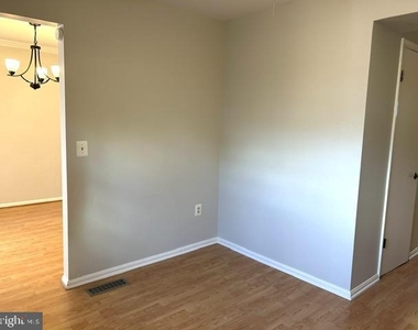 12928 Pickering Drive - Photo Thumbnail 8