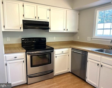 12928 Pickering Drive - Photo Thumbnail 7