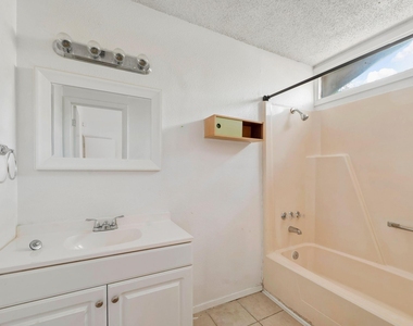 905 Hillyer St - Photo Thumbnail 10