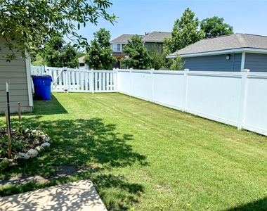 601 Cherry Creek Dr - Photo Thumbnail 29