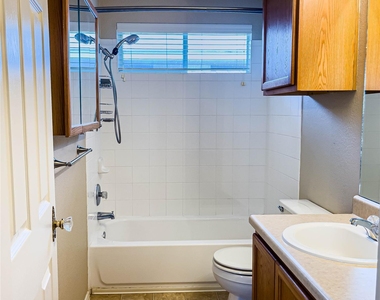 601 Cherry Creek Dr - Photo Thumbnail 23