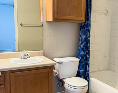 601 Cherry Creek Dr - Photo Thumbnail 22