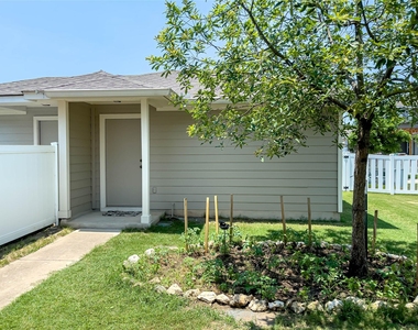 601 Cherry Creek Dr - Photo Thumbnail 28