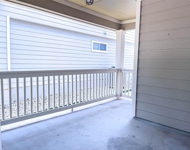 601 Cherry Creek Dr - Photo Thumbnail 25