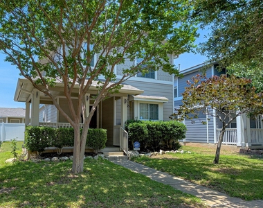 601 Cherry Creek Dr - Photo Thumbnail 1
