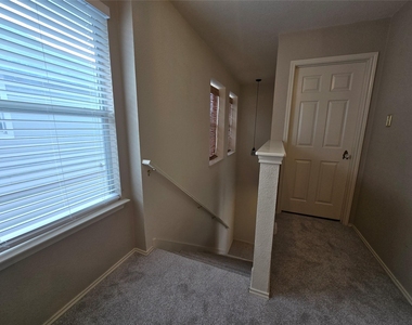 601 Cherry Creek Dr - Photo Thumbnail 10