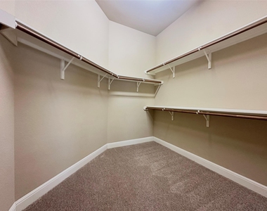 4120 Vinalopo Dr - Photo Thumbnail 18