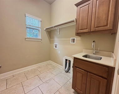 4120 Vinalopo Dr - Photo Thumbnail 10