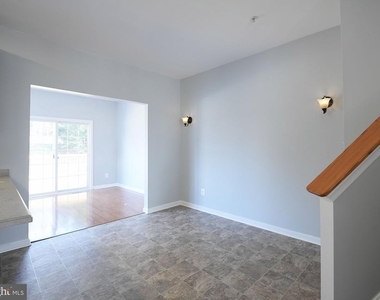 655 Kirkcaldy Way - Photo Thumbnail 1