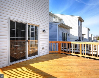 655 Kirkcaldy Way - Photo Thumbnail 7