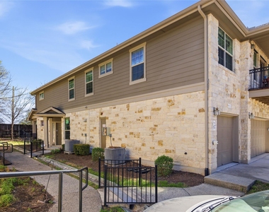 3101 Davis Ln - Photo Thumbnail 1