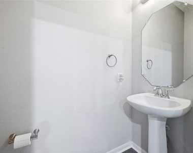 3101 Davis Ln - Photo Thumbnail 9