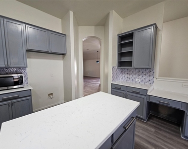 12713 Serafy Ct - Photo Thumbnail 7