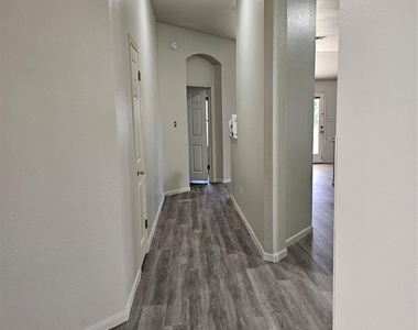 12713 Serafy Ct - Photo Thumbnail 4