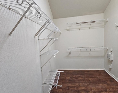 12713 Serafy Ct - Photo Thumbnail 22