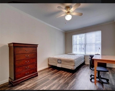 501 W 26th St - Photo Thumbnail 5