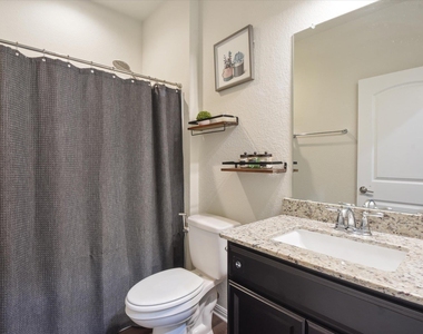 210 Zuma Dr - Photo Thumbnail 13