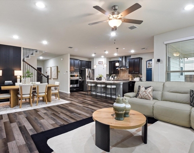 210 Zuma Dr - Photo Thumbnail 6