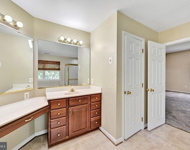 7975 Deepwater View Drive - Photo Thumbnail 38
