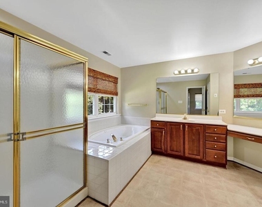 7975 Deepwater View Drive - Photo Thumbnail 40