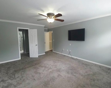 3218 Guilford Drive - Photo Thumbnail 33