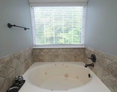 3218 Guilford Drive - Photo Thumbnail 40