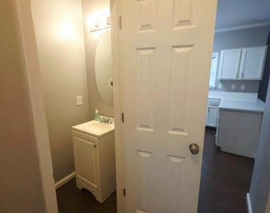 3218 Guilford Drive - Photo Thumbnail 21