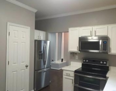 3218 Guilford Drive - Photo Thumbnail 13