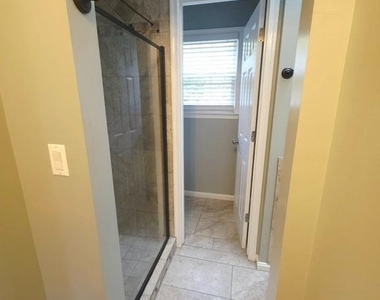 3218 Guilford Drive - Photo Thumbnail 36