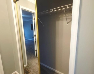 3218 Guilford Drive - Photo Thumbnail 37