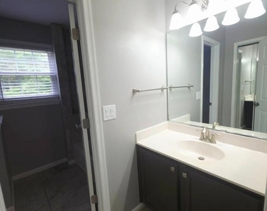 3218 Guilford Drive - Photo Thumbnail 28