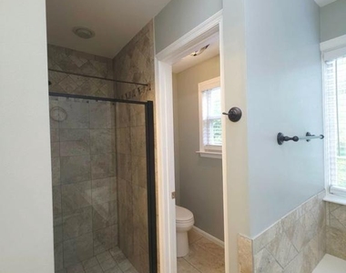3218 Guilford Drive - Photo Thumbnail 38