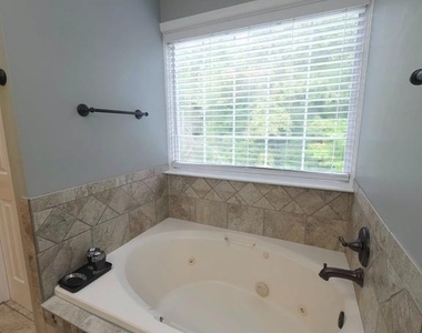 3218 Guilford Drive - Photo Thumbnail 39