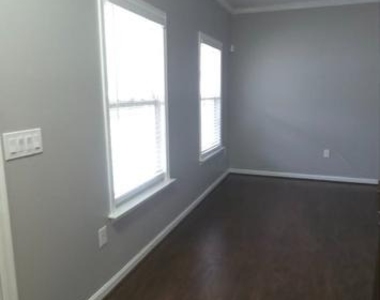 3218 Guilford Drive - Photo Thumbnail 6