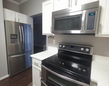 3218 Guilford Drive - Photo Thumbnail 14